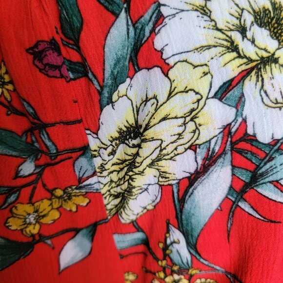 Women Romper Sz S Lily Rose Smocked Scoopneck Flutter sleeves floral red - Picture 5 of 7